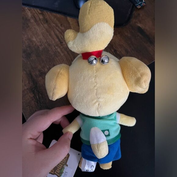 NWT Animal Crossing Isabelle Nintendo Plushie - Picture 2 of 5